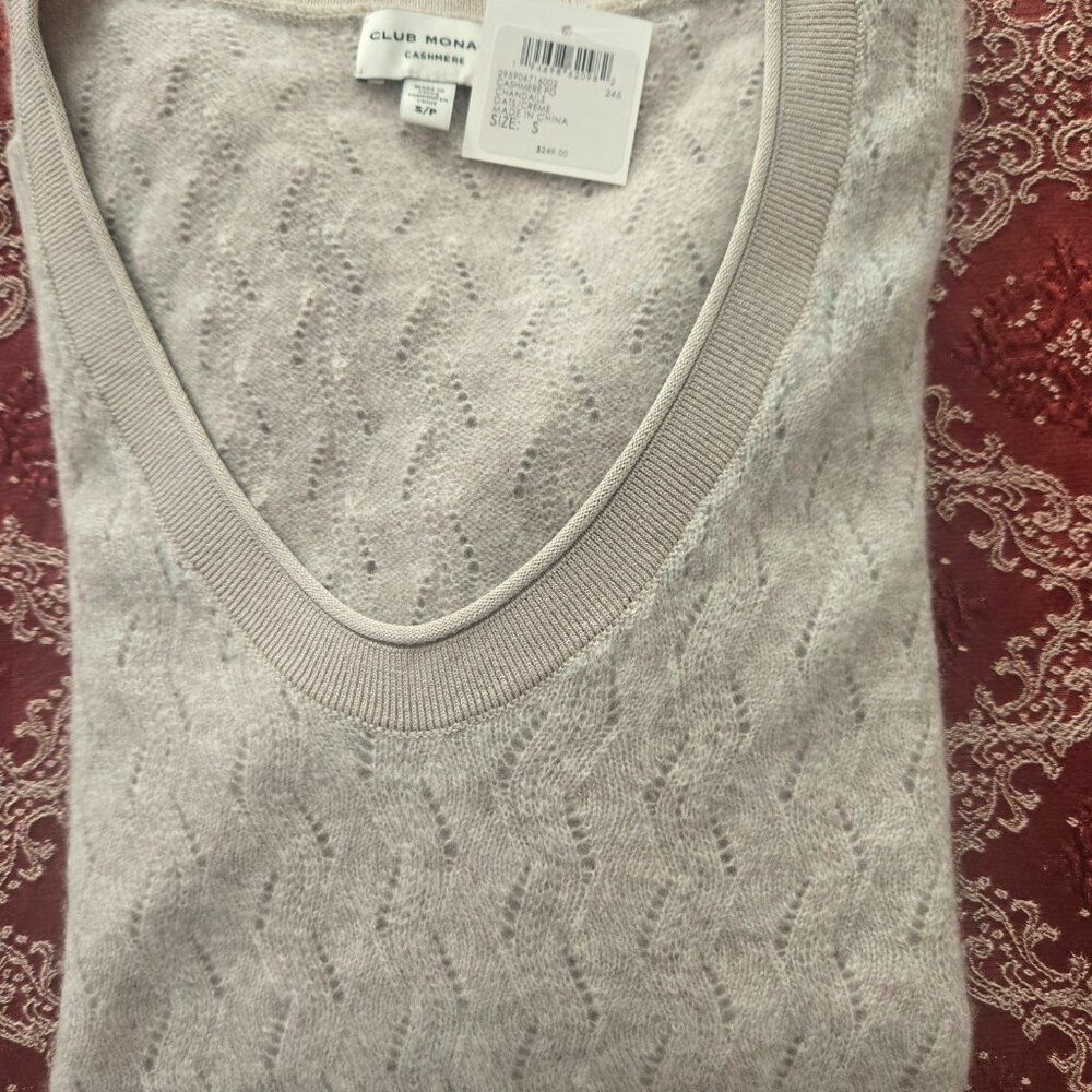 Club Monaco cashmere sweater NWT Size M